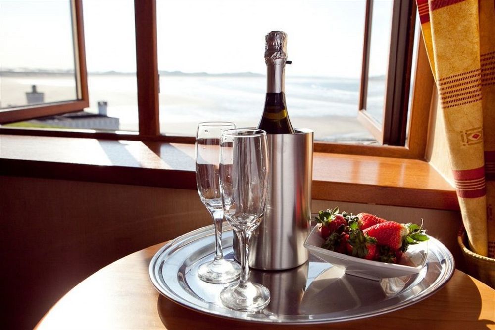 恩尼斯克朗 Waterfront House & Restaurant酒店 外观 照片